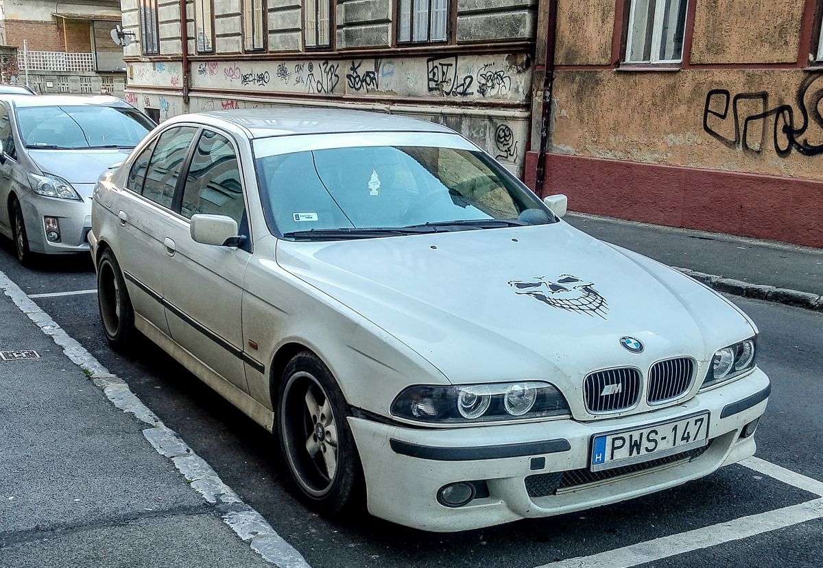 Diesen BMW 5 E39 habe ich in November 2020 gesehen.