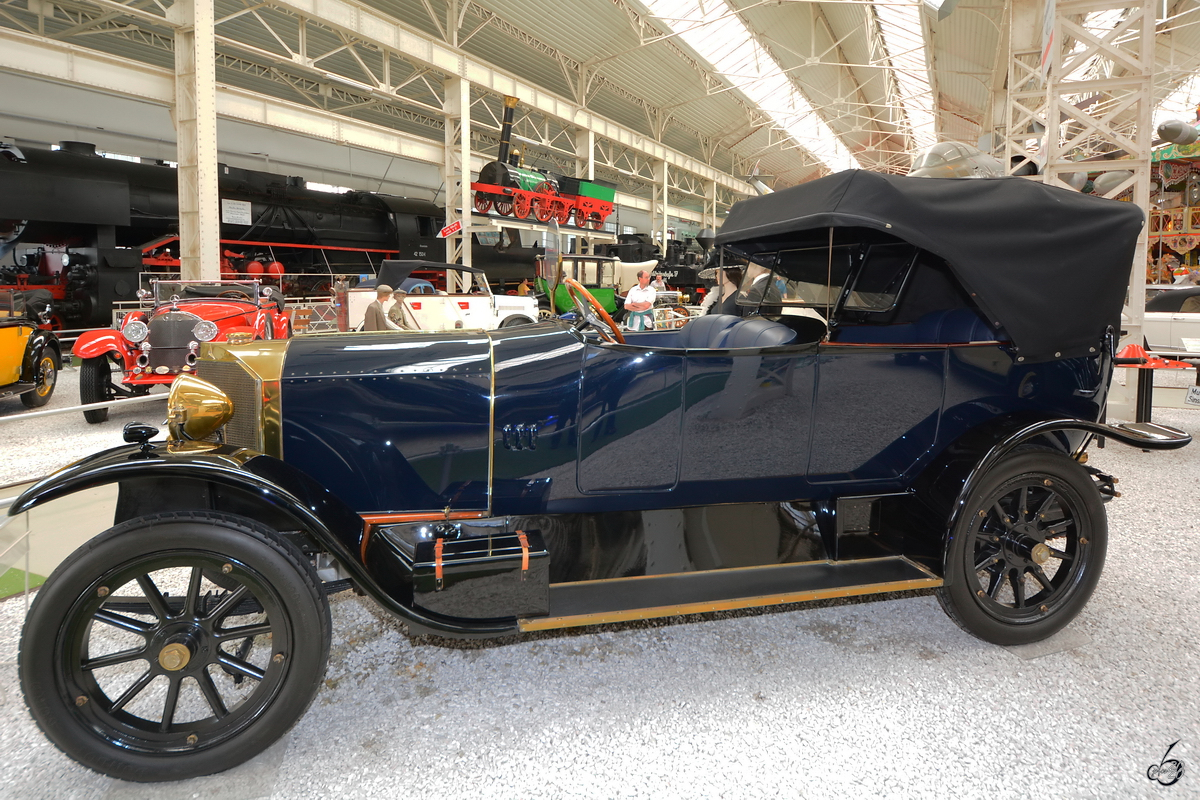 Dieser 1919 gebaute Mercedes-Benz Knight ist Teil der Ausstellung im Technik-Museum Speyer. (Mai 2014)