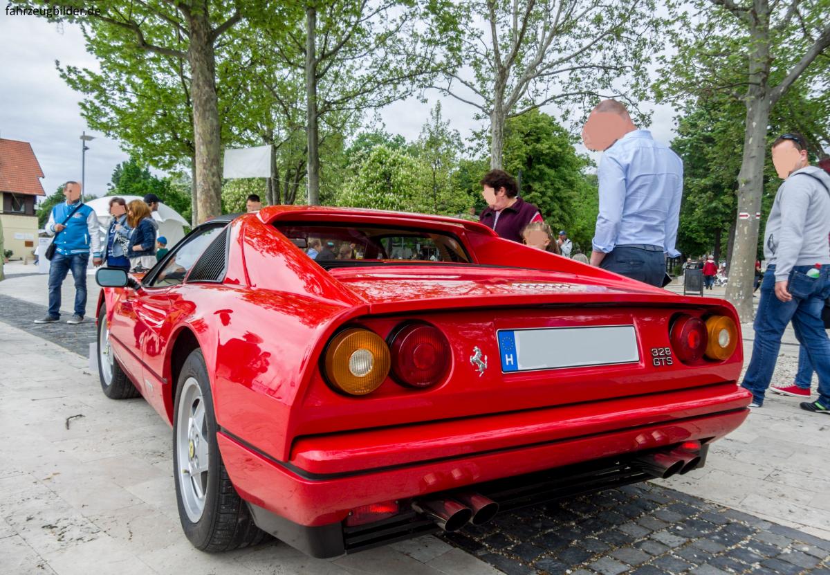Dieser Ferrari 328 wurde auf der IV. Balatonfüred Concours d'Elegance ausgestellt (Mai 2017)