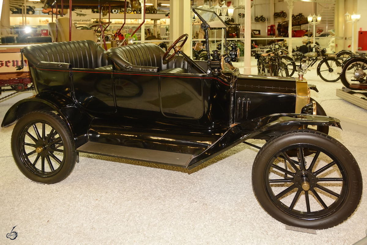 Dieser Ford Model T Speedster ist Teil der Ausstellung im Auto- und Technikmuseum Sinsheim. (Dezember 2014)