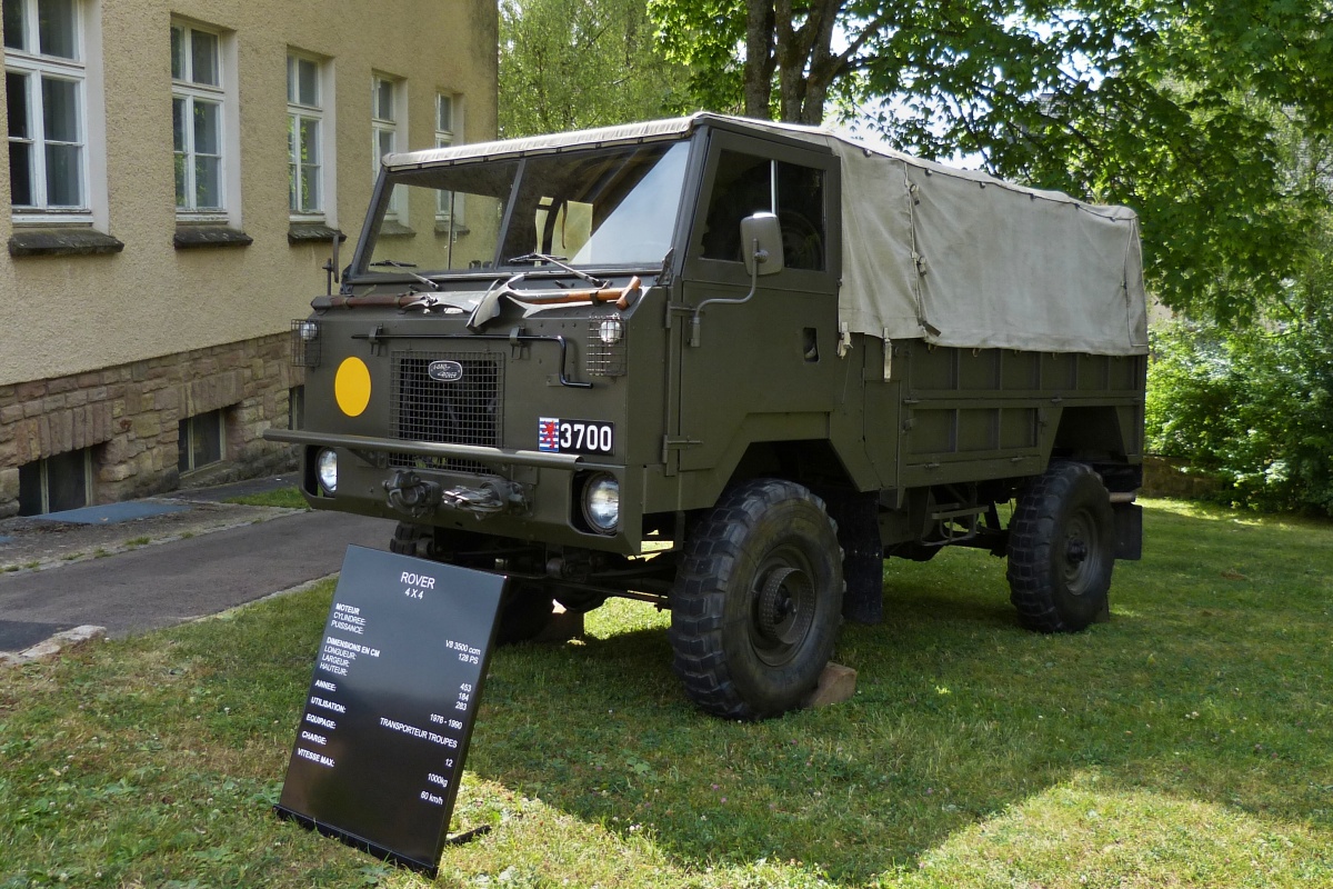 Dieser Land Rover 4 x4 war bis 1990 im Einsatz und am Tag der offenen Tür bei der luxemburgischen Armee ausgestellt. 10.07.2022 