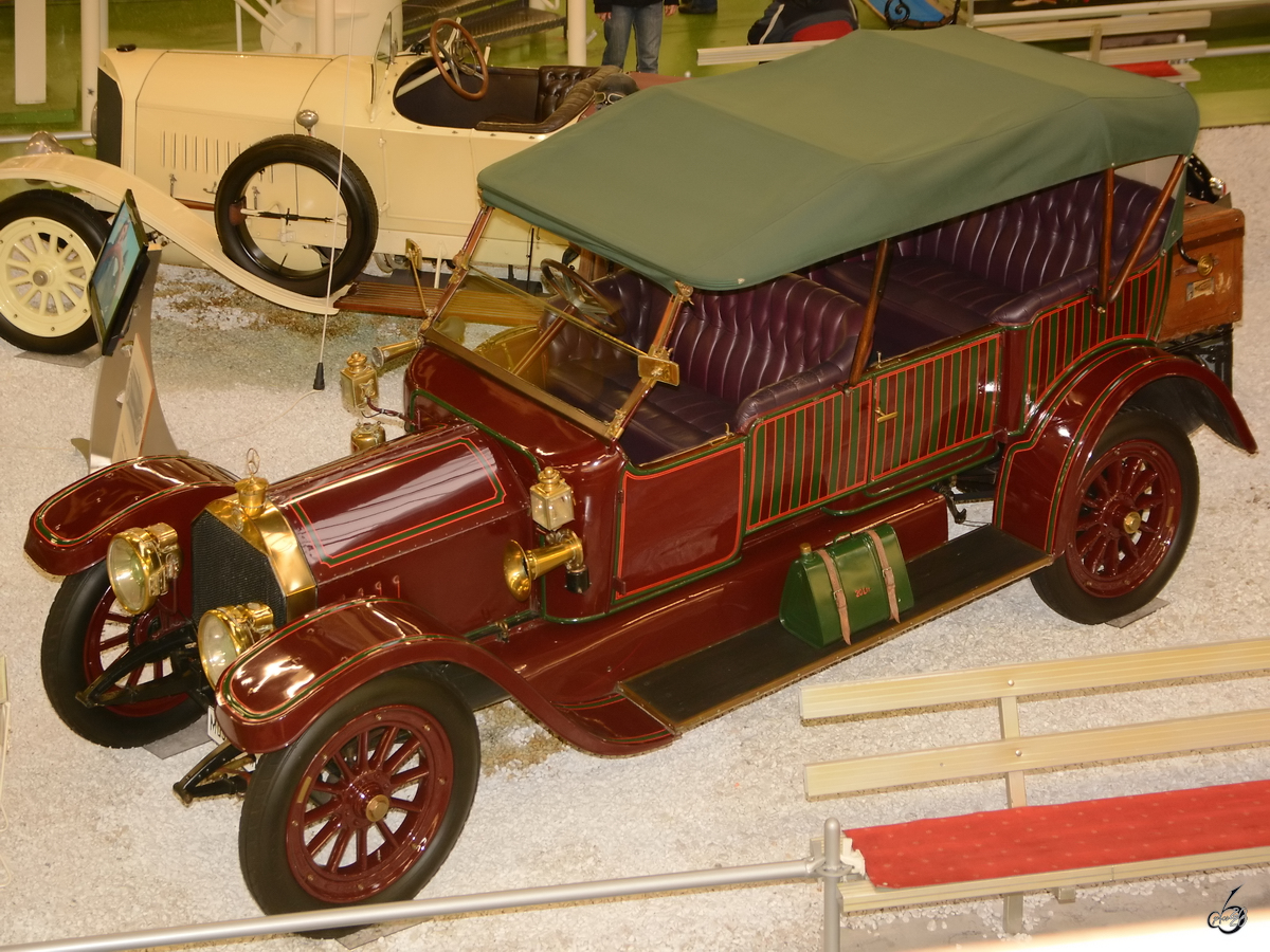 Dieser Mercedes 22/50 aus dem Jahr 1912 steht im Auto- und Technikmuseum Sinsheim. (Dezember 2014)