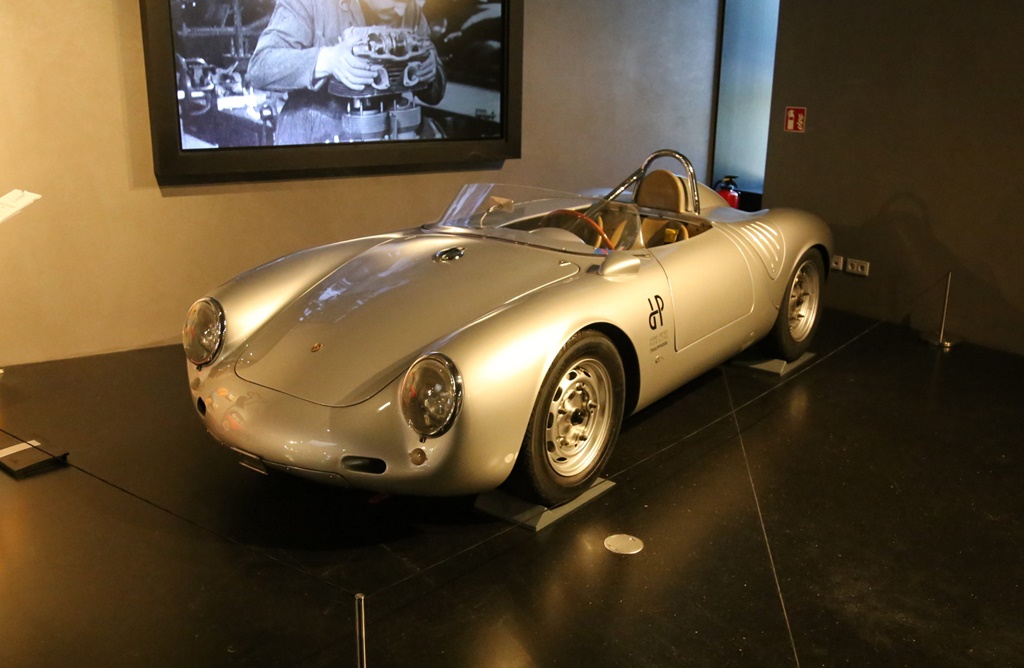 Dieser Porsche Spyder 550, Bj. 1957, wurde am 5.9.2023 in der Sammlung des Hans Peter Porsche im Traumwerk in Ainring präsentiert.