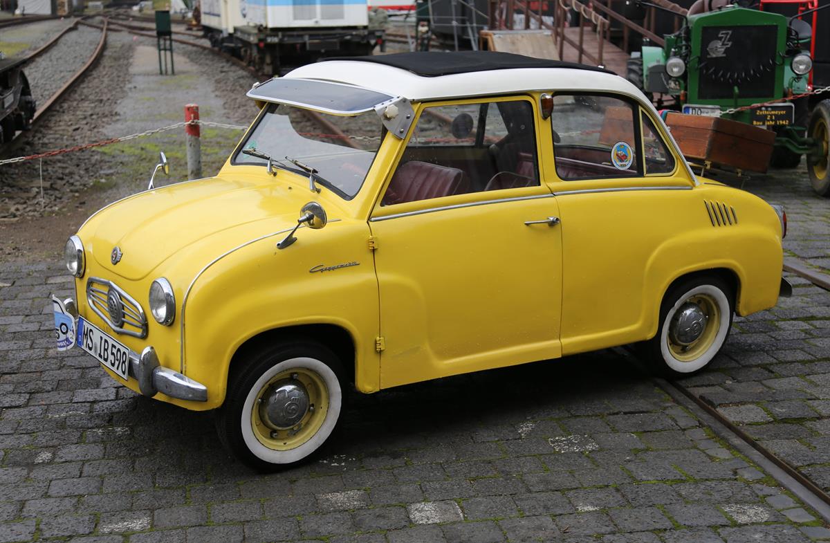 Dieses Gogomobil gehört einem Mitglied des Nahverkehrsmuseum Dortmund Mooskamp. Am 20.10.2020 war der Liebhaber wieder einmal damit zum Museum gereist und hatte das Fahrzeug dort im Freigelände ausgestellt.