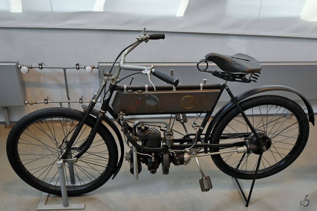 Dieses Motorrad entstand im Jahr 1909 in der Belgische Waffen und Motorradfabrik (FN) und war Mitte August 2020 im Verkehrszentrum des Deutschen Museums in München ausgestellt.