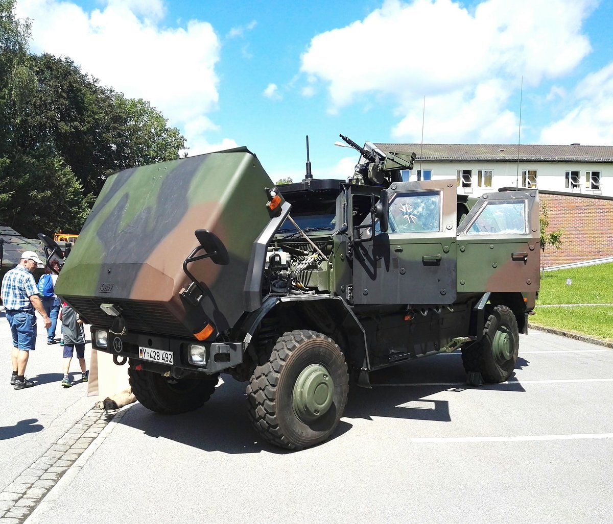 Dingo 2 gepanzertes Radfahrzeug am 15.07.2016 Tag der offenen Tür Kaserne Regen.