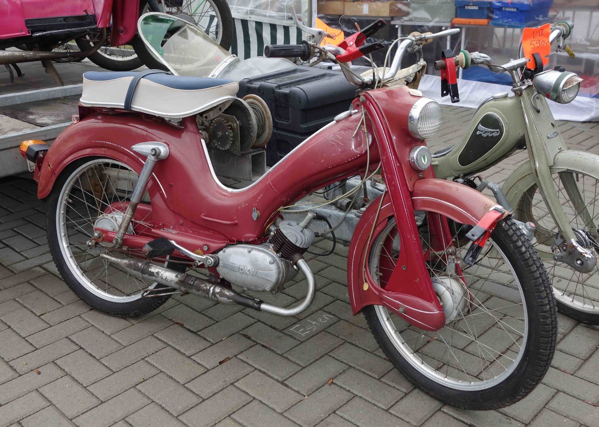 =DKW - Moped steht bei der Technorama Kassel im März 2017 zum Verkauf