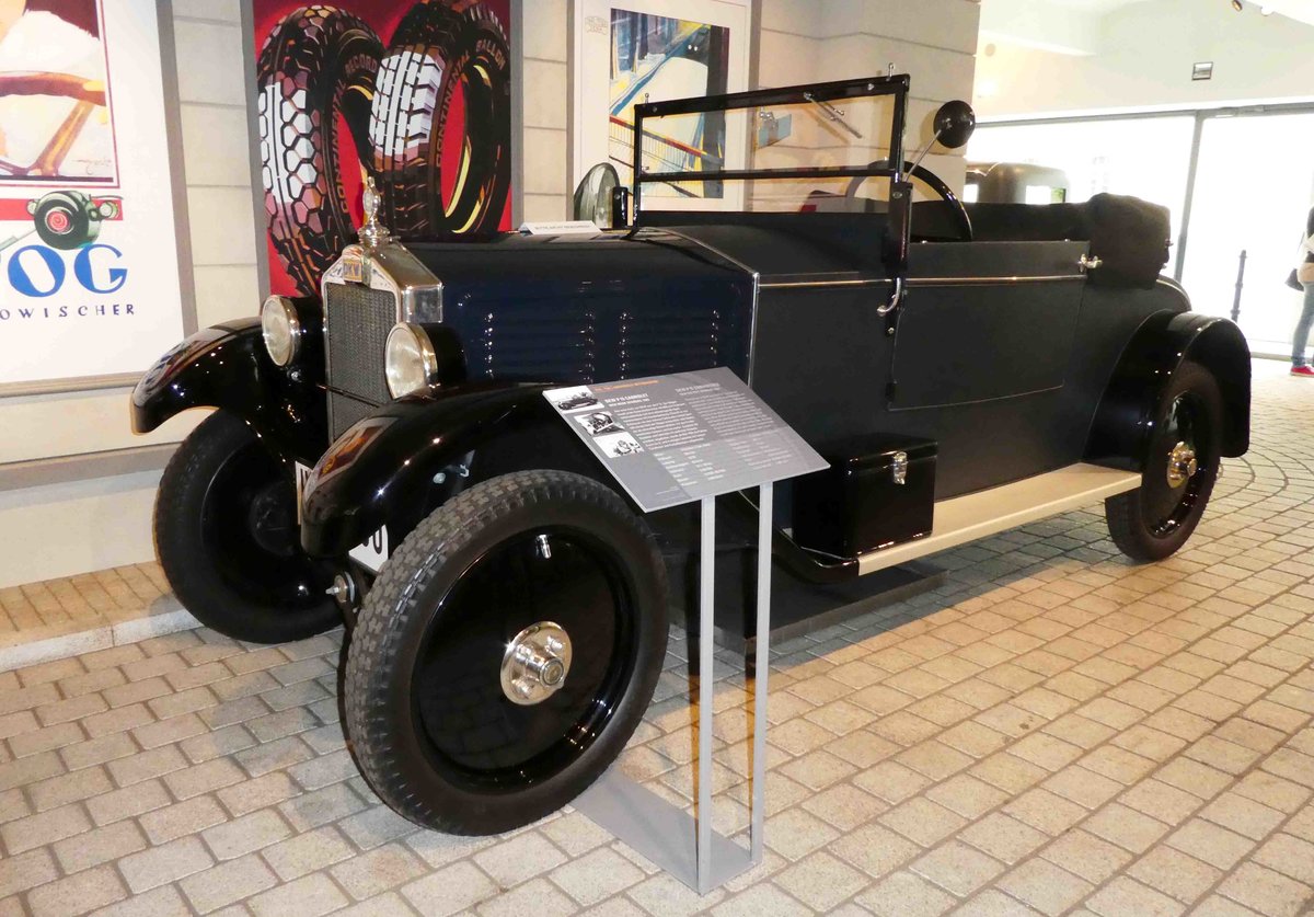 =DKW P15 Cabriolet, Bj. 1929, 584 ccm, 15 PS, gesehen im August Horch Museum Zwickau, Juli 2016.