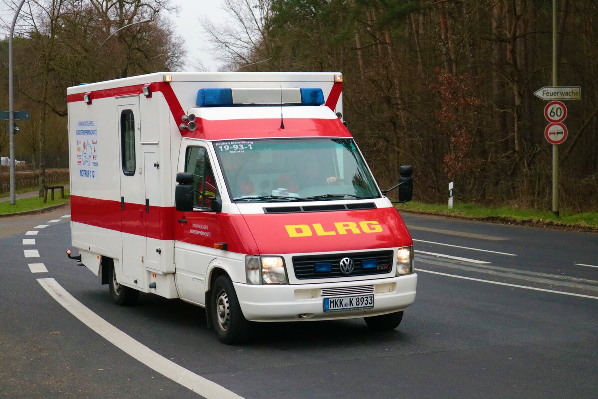 DLRG VW RTW am 12.03.23 bei einer Evakuierung in Hanau