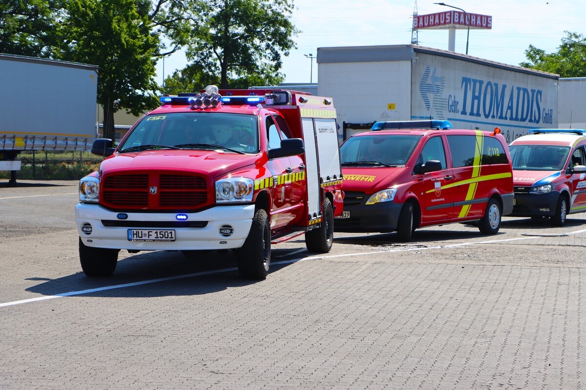 Dodge RAM GW-H�henrettung (Florian Hanau 1-59-3) der Feuerwehr Hanau am 20.06.26 bei einer Gro��bung in Hafen