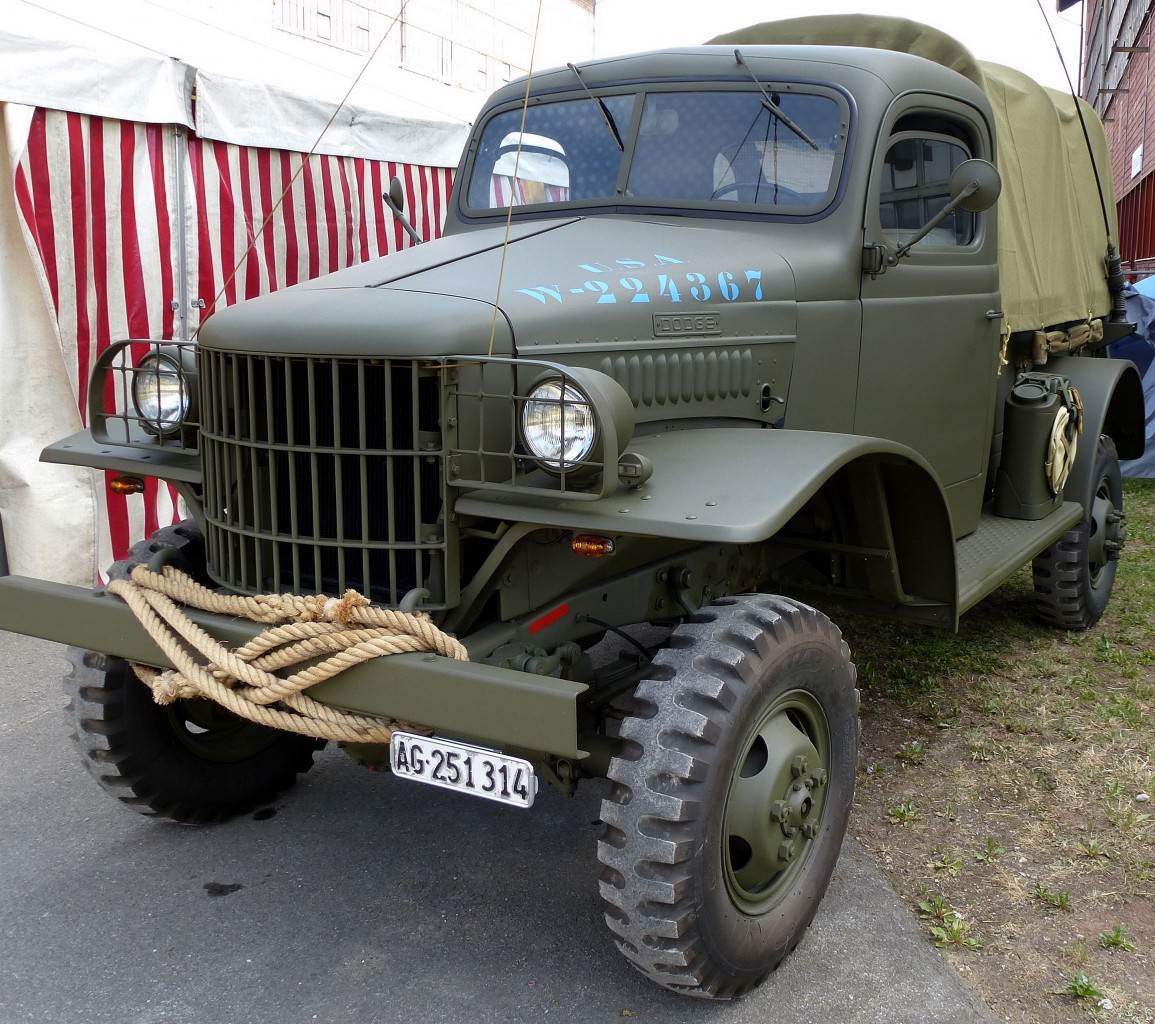 Dodge, US-amerikanischer Militärlastwagen aus dem II.Weltkrieg, beim 6.Internationalen Militärfahrzeutreffen im Schweizerischen Militärmuseum Full, Juli 2015  