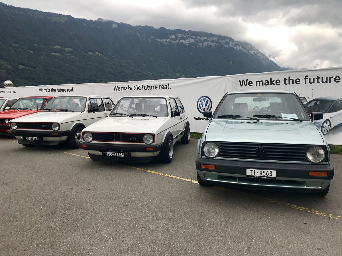 Drei VW Golf 1 beim 70 Jahre VW Volksfest am 25.8.18 in Interlaken ausgestellt.