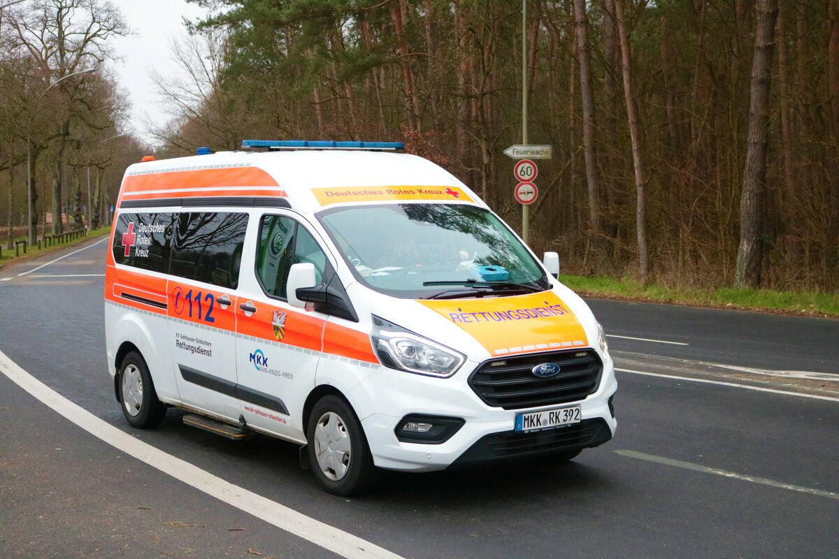 DRK Ford Transit KTW am 12.03.23 bei einer Evakuierung in Hanau