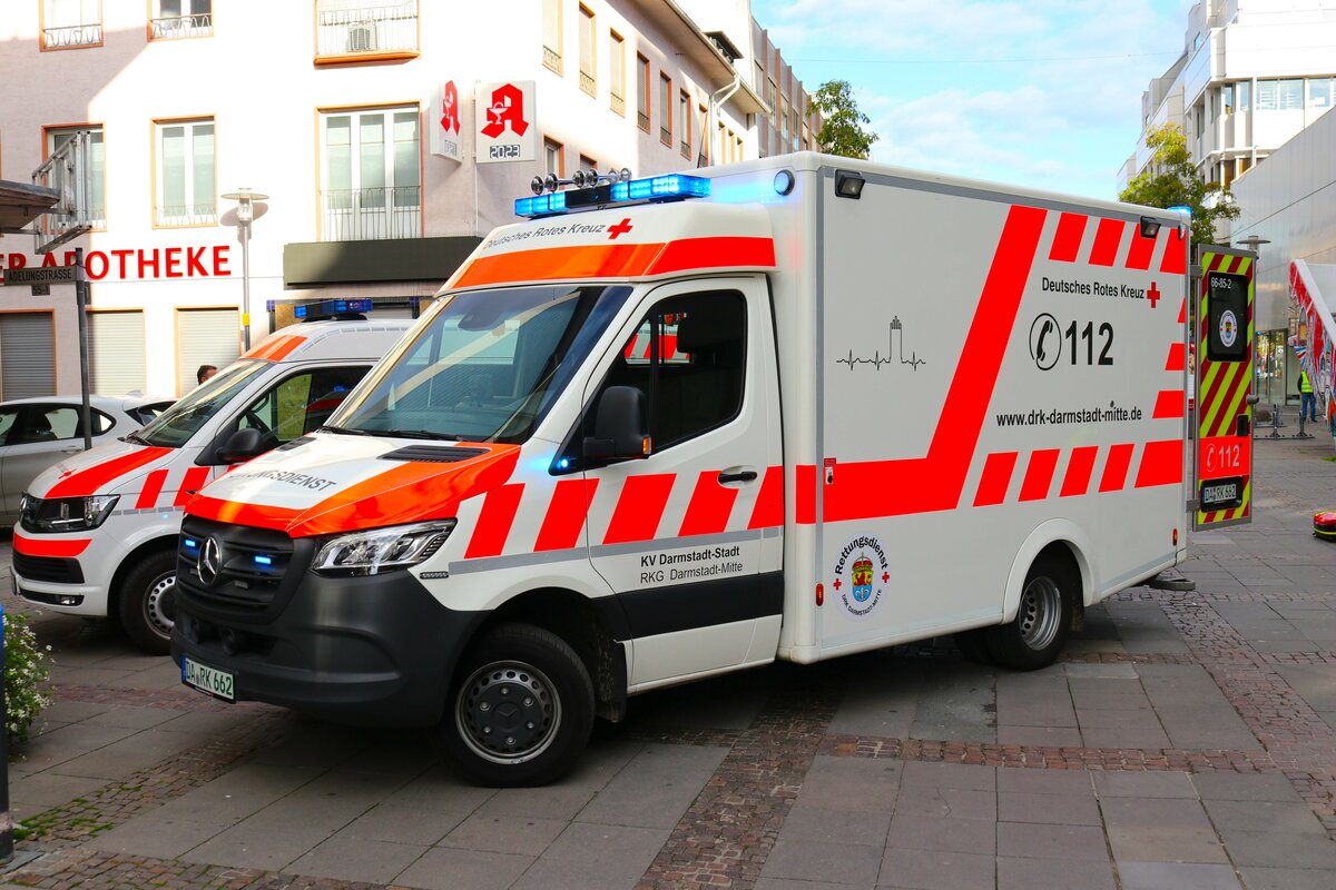 DRK OV Darmstadt Mercedes Benz Sprinter RTW am 15.10.23 in Darmstadt bei einer Großübung
