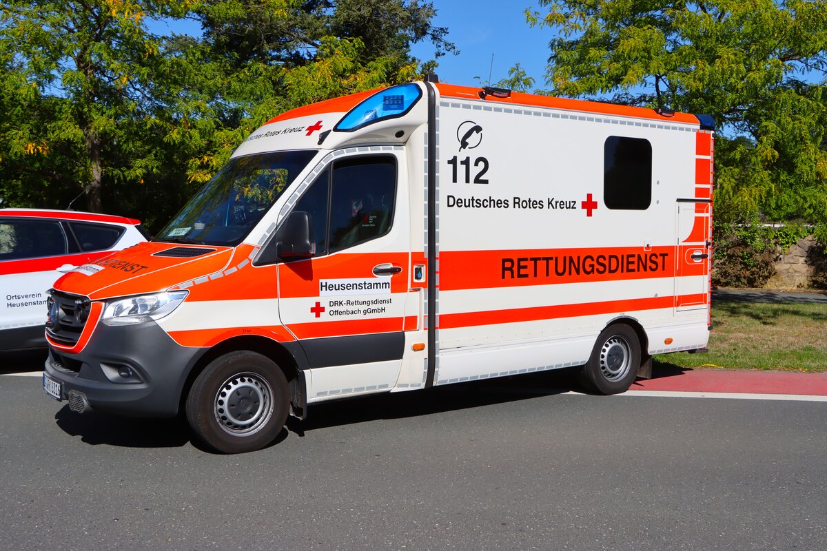 DRK Rettungsdienst Kreis Offenbach Mercedes Benz Sprinter RTW (Rot Kreuz Kreis Offenbach 9/84-1) mit System Strobel Aufbau am 06.09.26 in Heusenstamm
