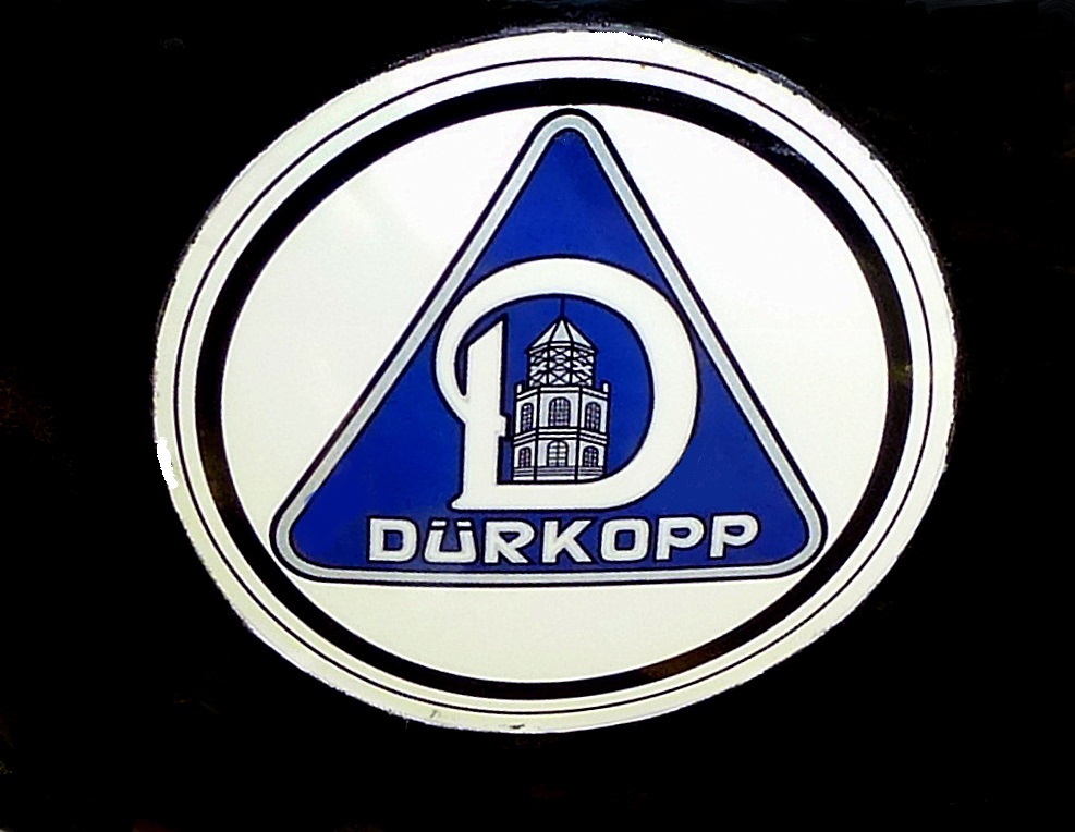 DÜRKOPP, Logo an einem Oldtimer-Motorrad der bekannten Firma aus Bielefeld, die u.a. Fahrräder, Motorroller und PKW produziert hat, Nov.2016