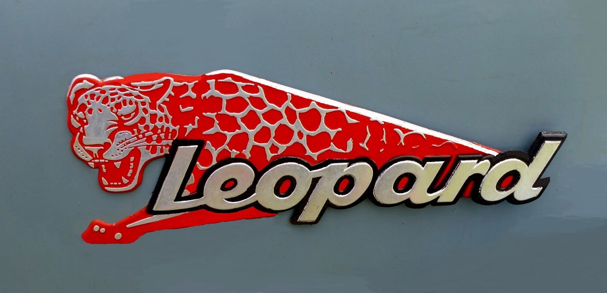 Eicher  Leopard , Schild an einem Oldtimer-Traktor, Juni 2015