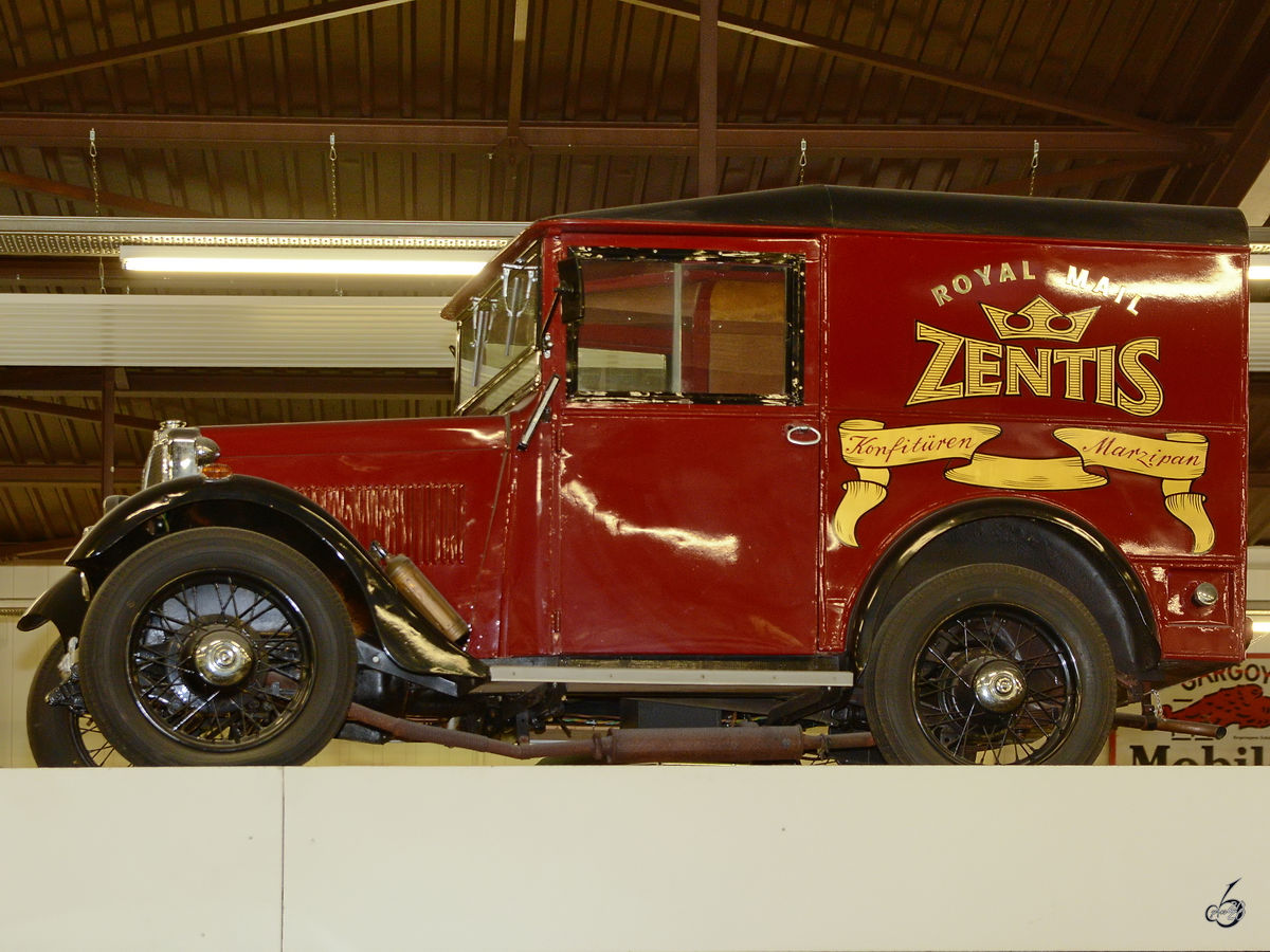 Ein 1937 gebauter Morris Minor Delivery Van war im Auto- und Technikmuseum Sinsheim zu bewundern. (Dezember 2014)
