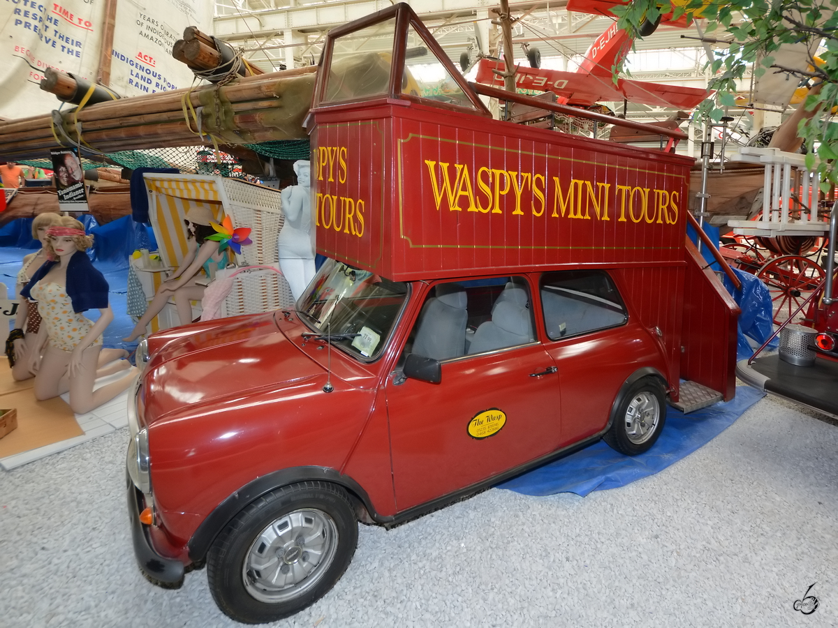 Ein 1985 gebauter Austin/Rover Mini Doppeldeckerbus stand Mitte Mai 2014 im Technik-Museum Speyer.