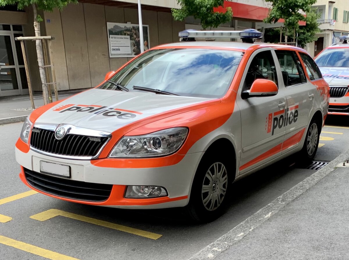 Ein Škoda Octavia der Polizei Wallis am 30.6.21 in Visp.