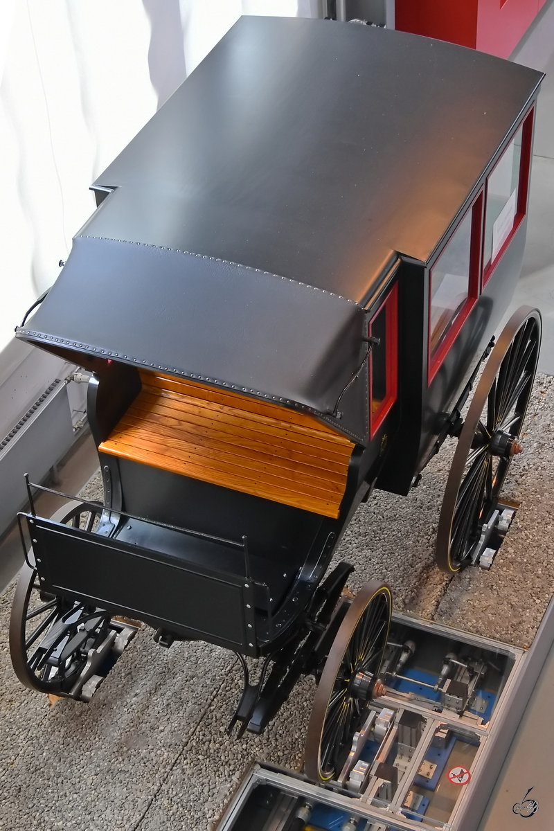 Ein alter Kutschwagen war Mitte August 2020 im Verkehrszentrum des Deutschen Museums in München zu sehen.