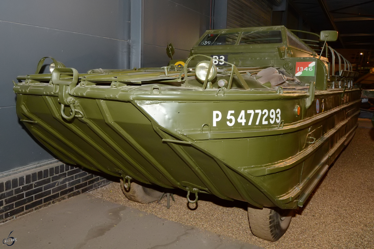 Ein amphibischer Truppentransporter DUKW-353 im Imperial War Museum Duxford. (September 2013)