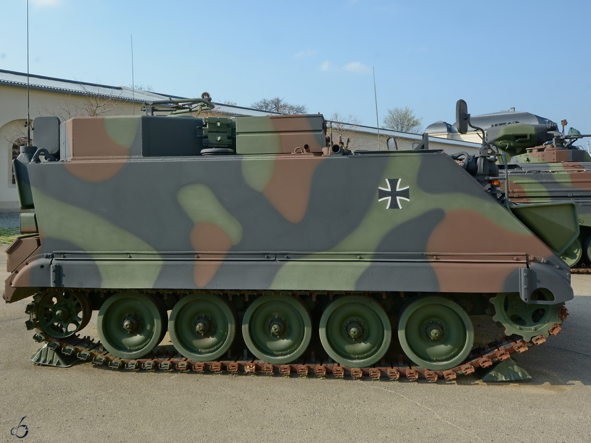 Ein Artilleriebeobachtungspanzer M113 A1 GE im Militärhistorischen Museum der Bundeswehr. (Dresden, April 2017)