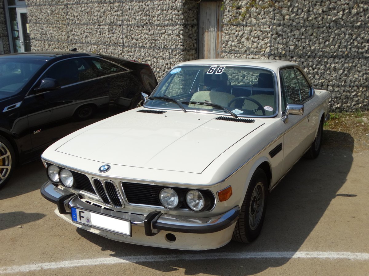 Ein BMW bei einen US Car/Oldtimer Treffen am 01.05.16 in Frankfurt am Main Bergen Enkheim