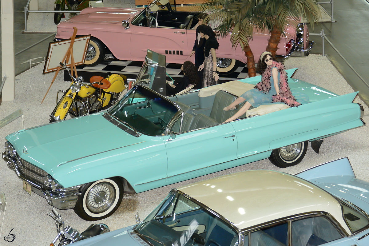 Ein Cadillac De Ville Convertible aus dem Jahr 1962. (Auto- und Technikmuseum Sinsheim, Dezember 2014)
