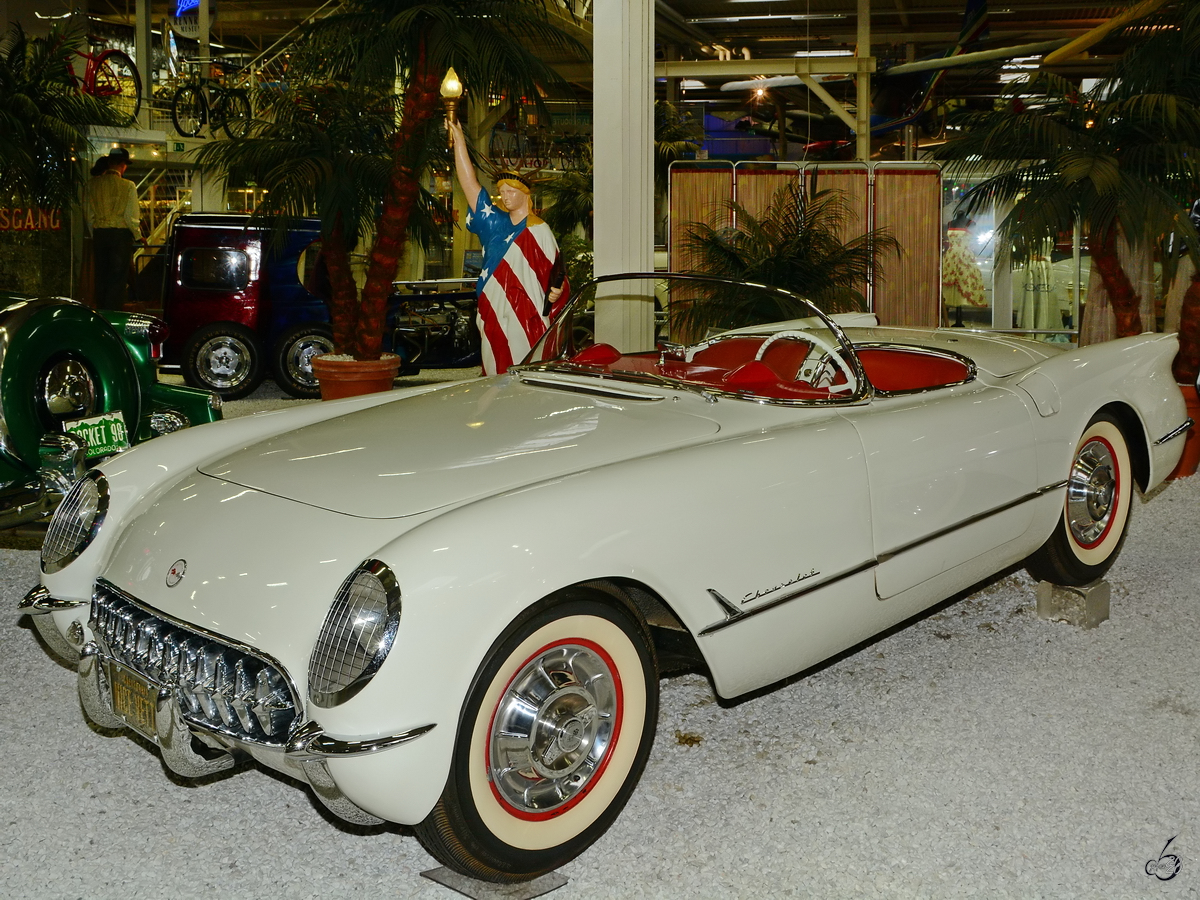 Ein Chevrolet Corvette Roadster war Anfang Dezember 2014 im Auto- und Technikmuseum Sinsheim zu sehen.
