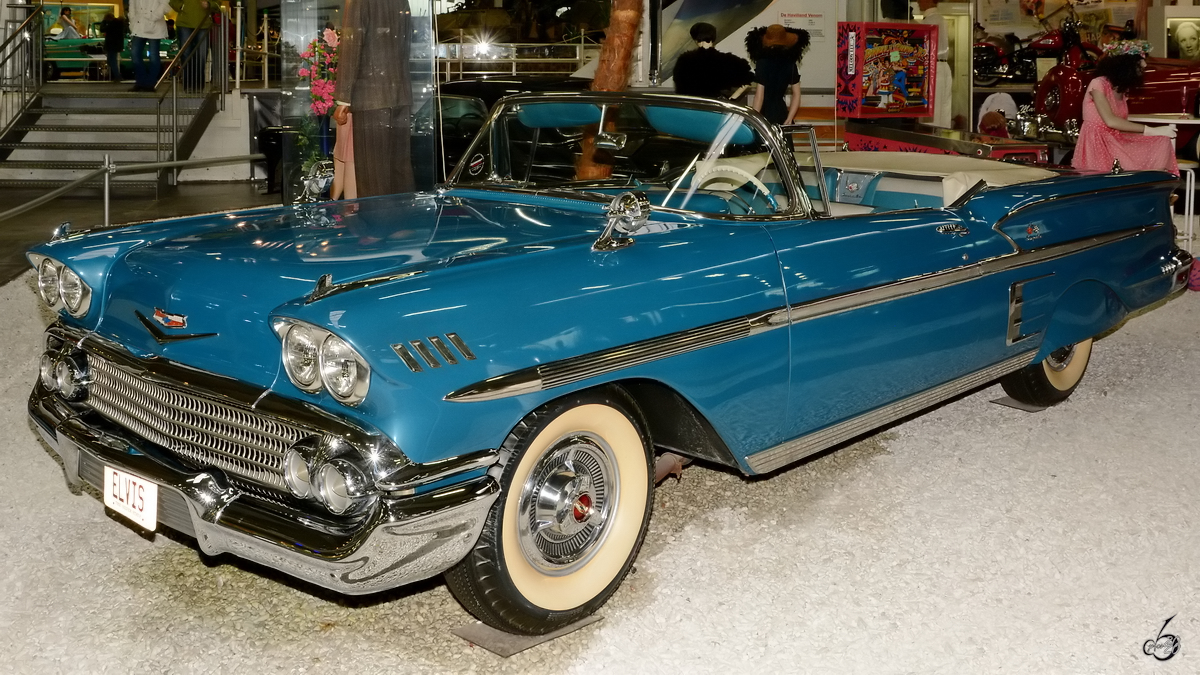 Ein Chevrolet Impala Convertible von 1958, so gesehen im Dezember 2014 im Auto- und Technikmuseum Sinsheim.