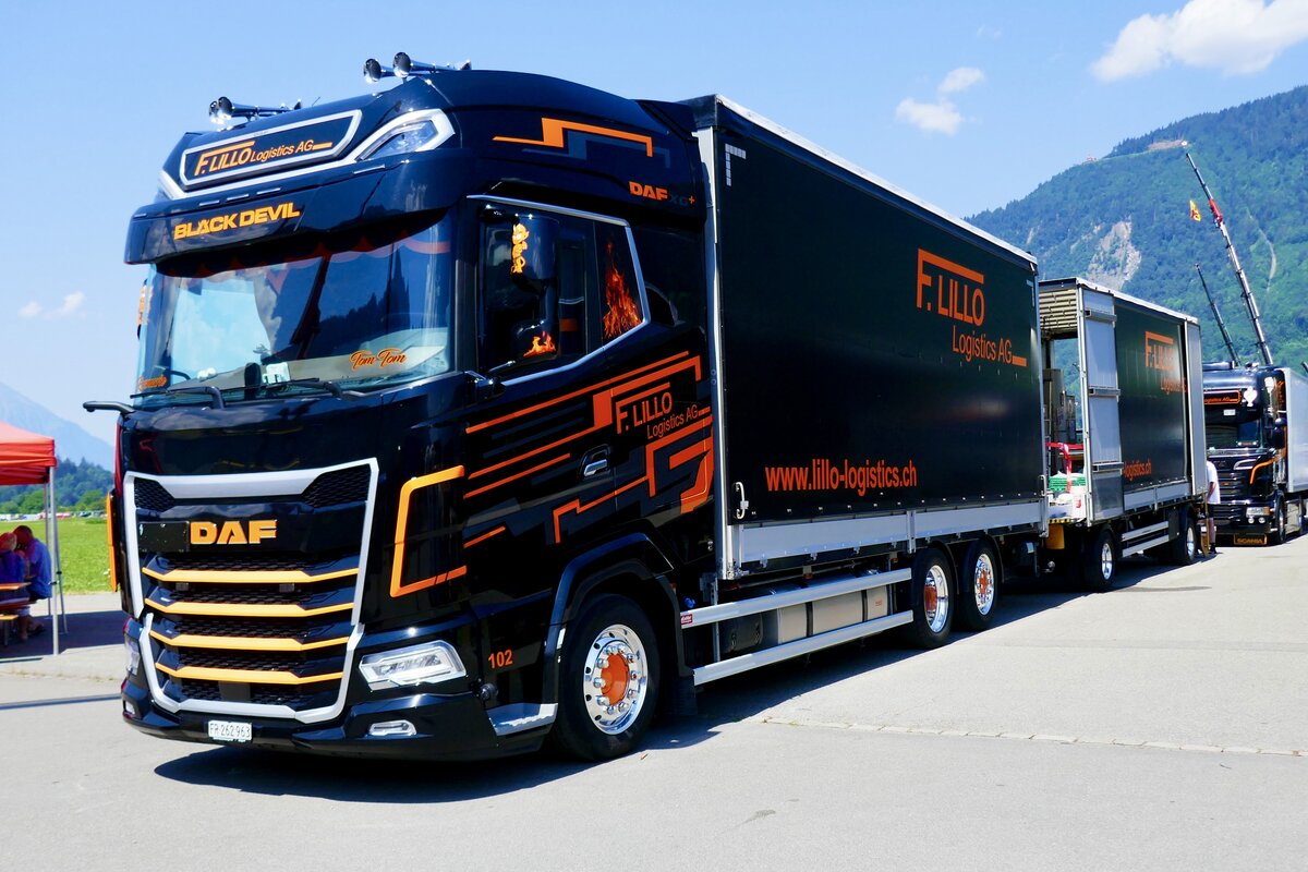 Ein DAF H�ngerzug von F. Lillo am 27.6.26 beim Trucker Festival Interlaken.