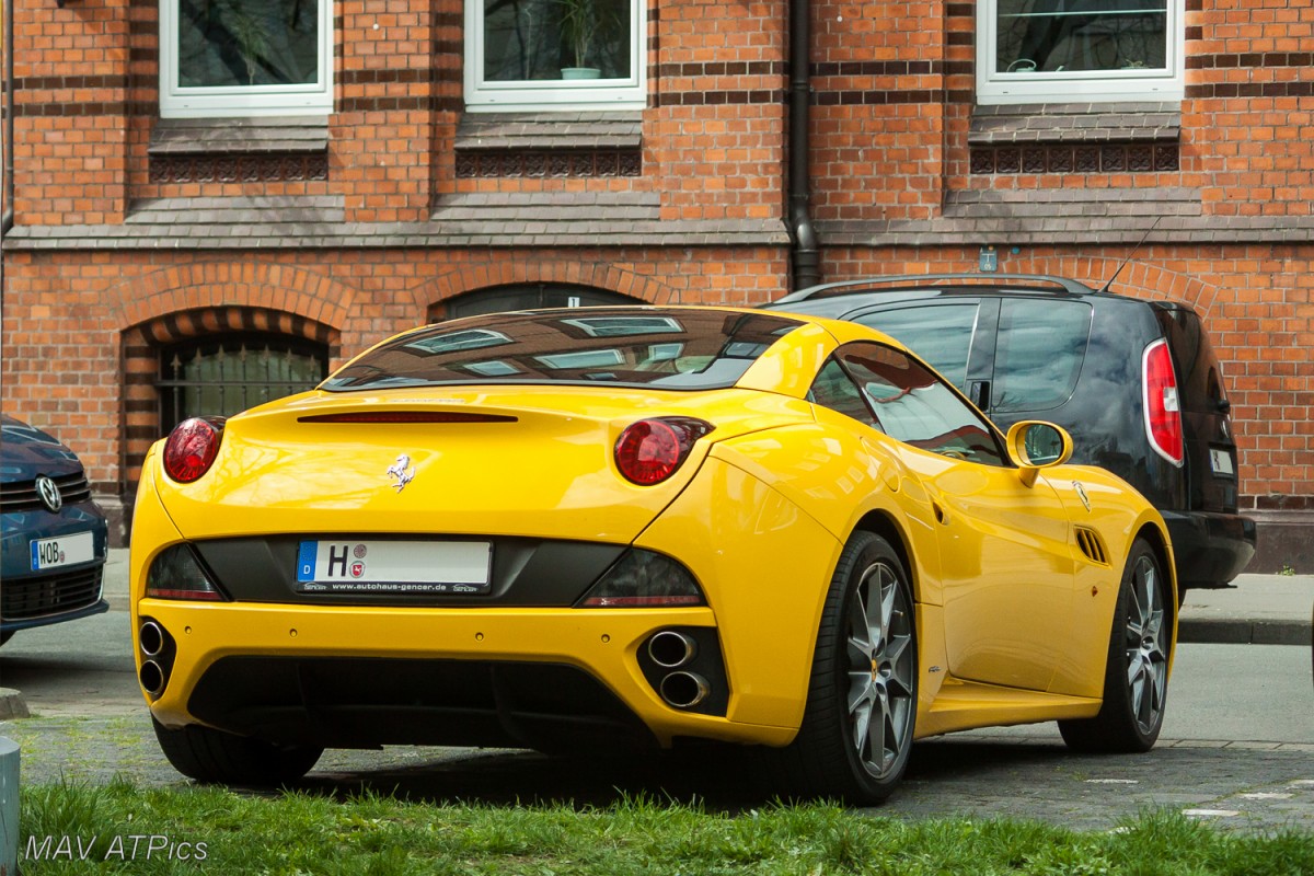 Ein Ferrari California in Hannover. (17.04.2015)