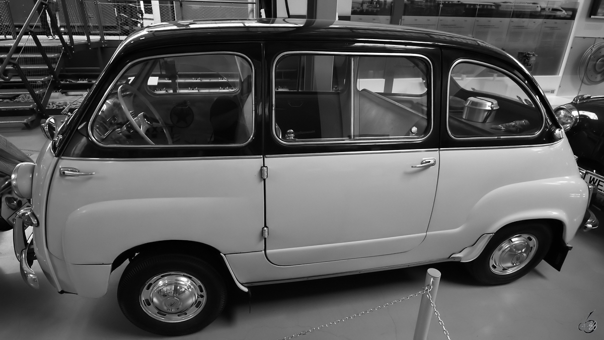 Ein Fiat 600 Multipla war Mitte August 2020 im Verkehrszentrum des Deutschen Museums in München ausgestellt.