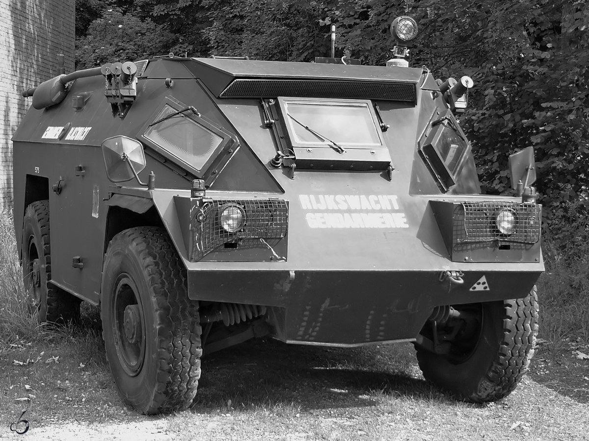 Ein gepanzerter Mannschaftstransportwagen vom Typ BDX der Belgischen Reichswacht. (Historical Centre Beauvechain, Juni 2004)