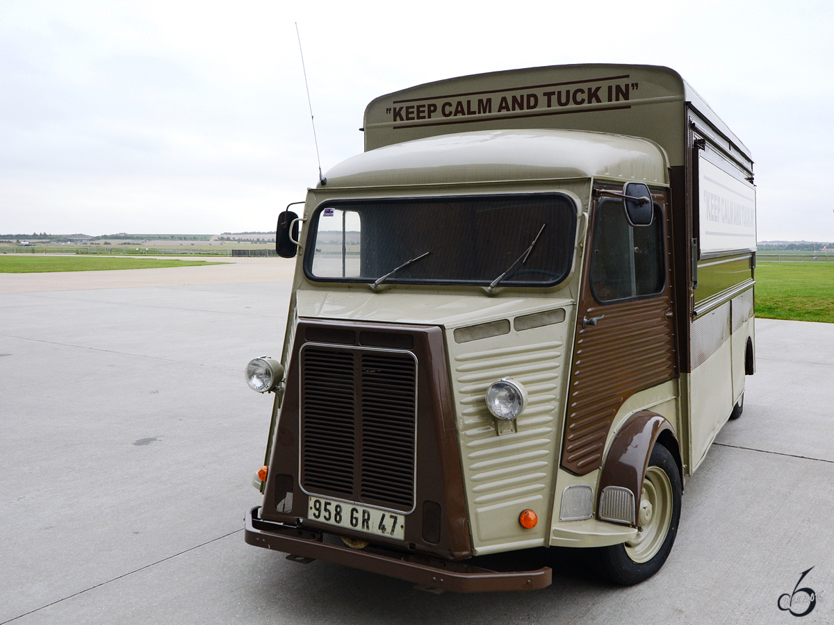 Ein gut erhaltener Citroen HY Transporter, aufgenommen Ende September 2013 in Duxford.