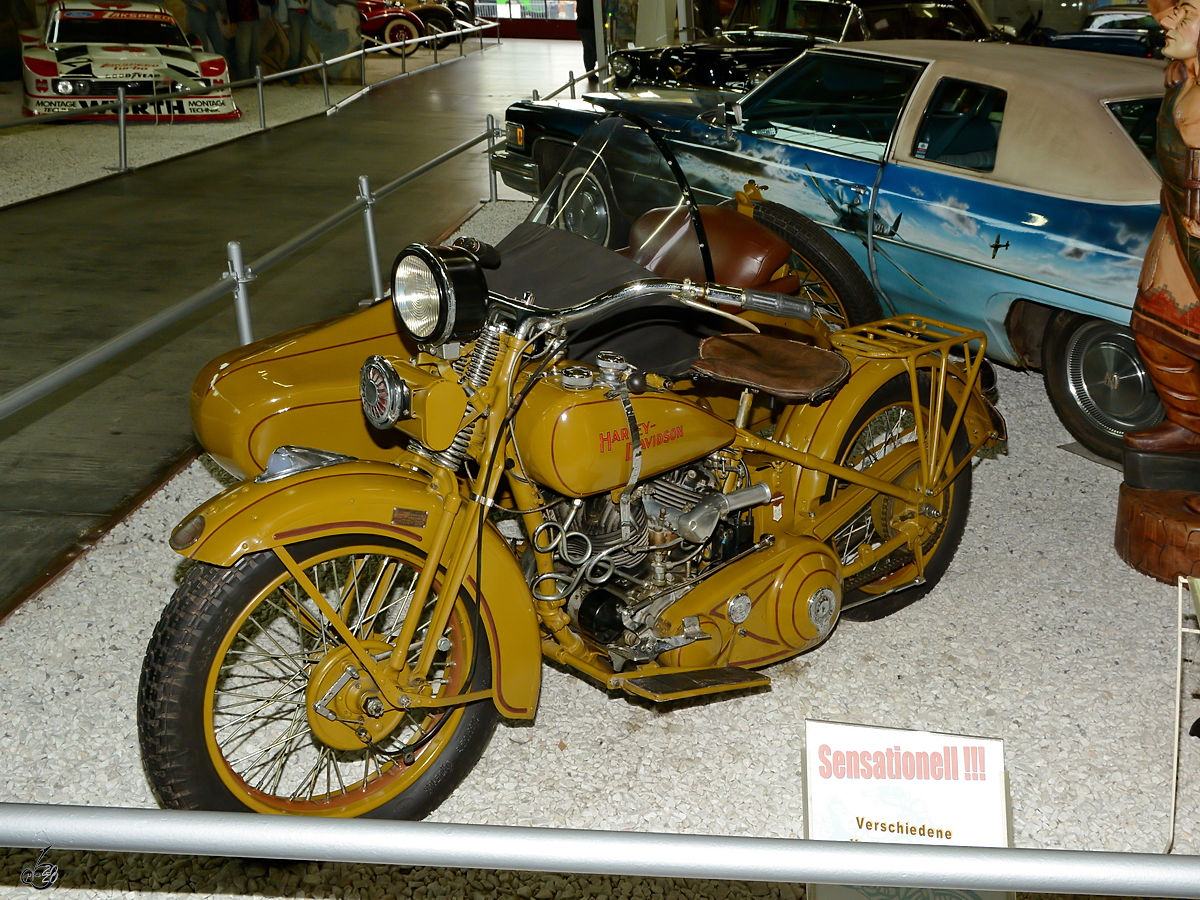 Ein Harley-Davidson V/VI Gespann von 1931 steht im Auto- und Technikmuseum Sinsheim. (Dezember 2014)