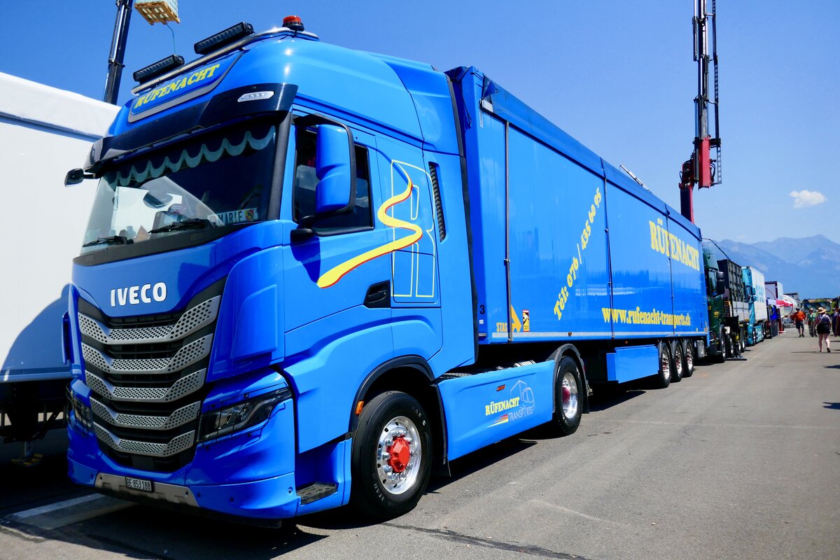 Ein Iveco S-Way Sattelzug am 27.6.26 beim Trucker Festival Interlaken.