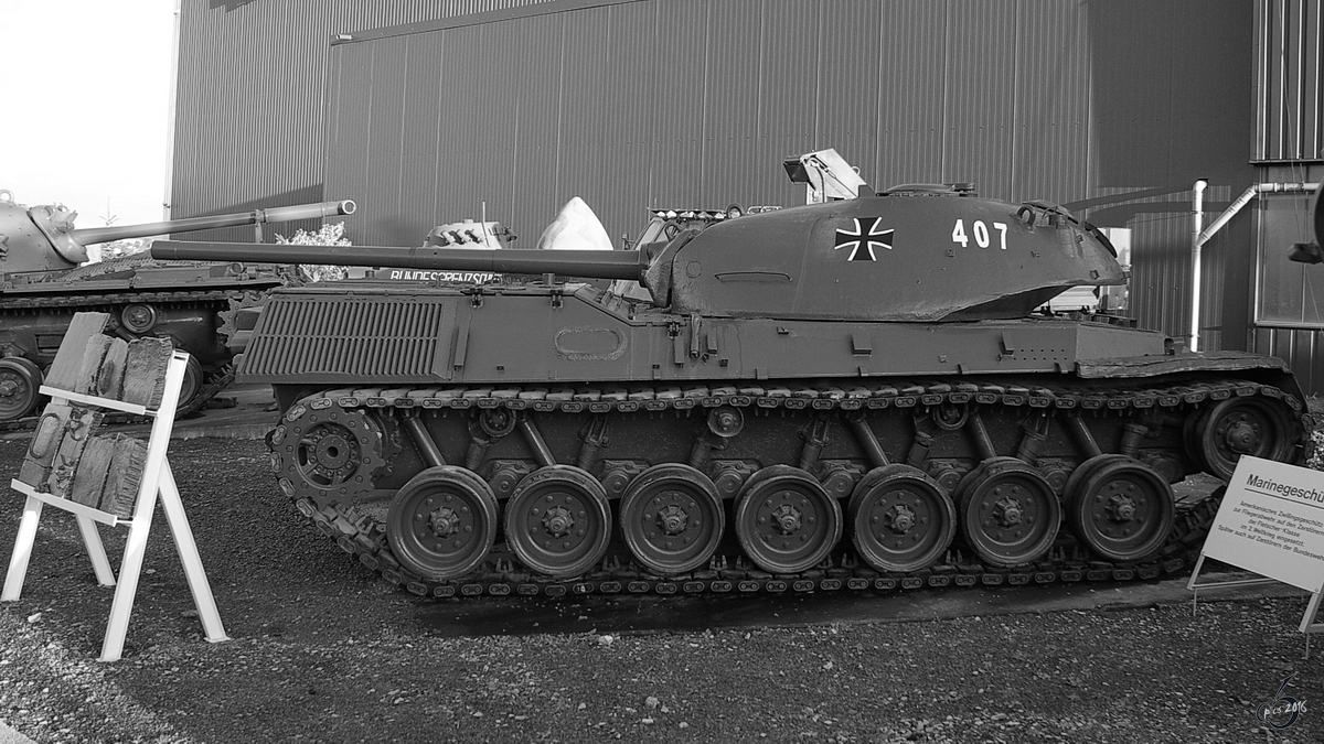 Ein Kampfpanzer Leopard I im Auto- und Technikmuseum Sinsheim. (Januar 2007)