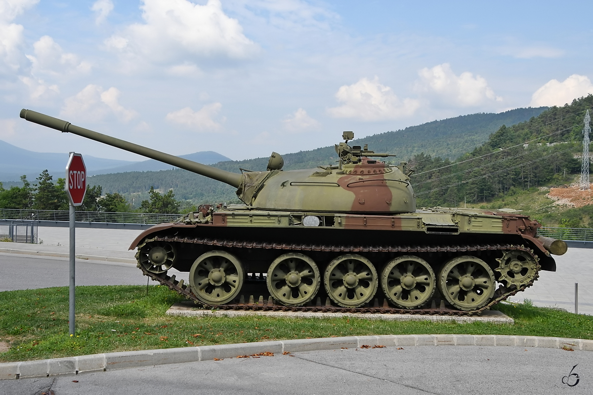 Ein Kampfpanzer T-55 stand Ende August 2019 im Eingangsbereich des Parkes der Militärgeschichte in Pivka.