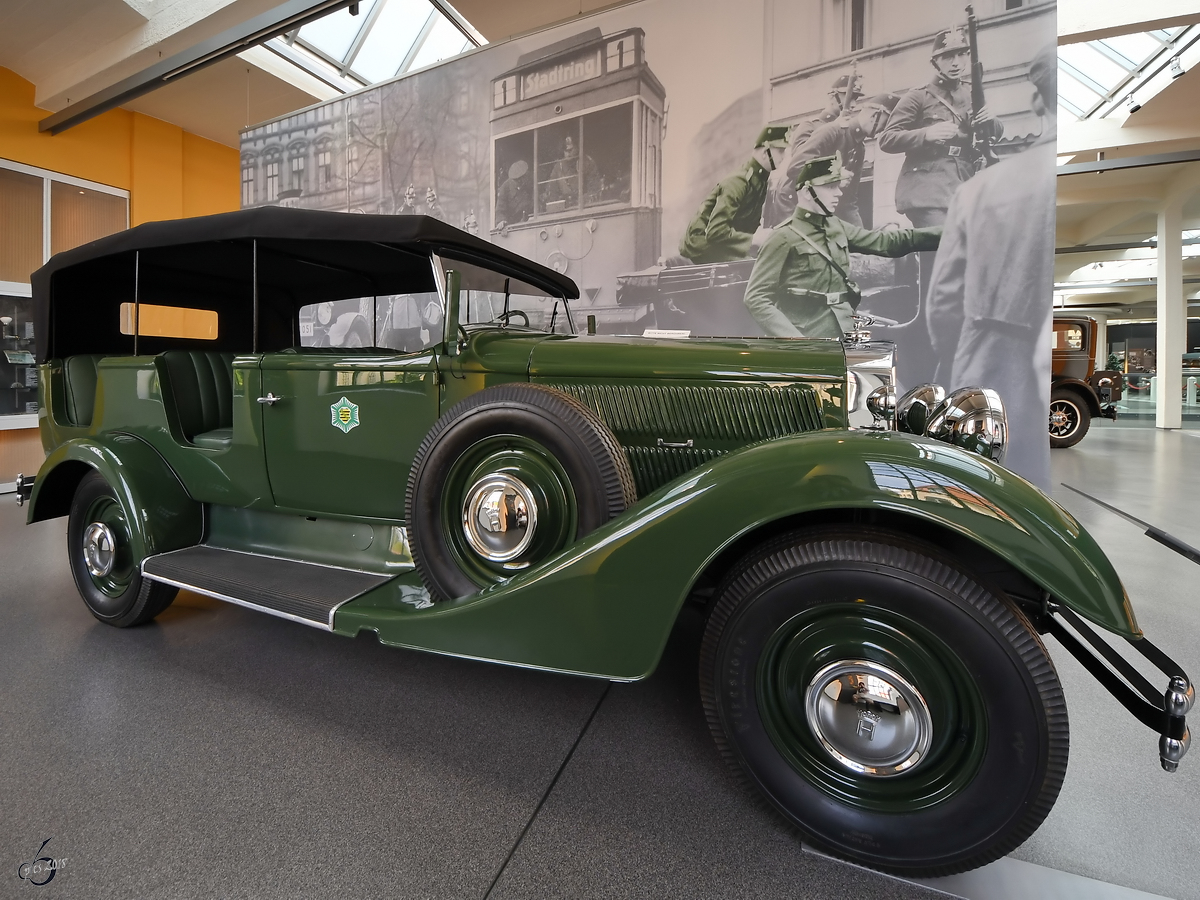 Ein Mannschaftswagen der Polizei Horch 400, gebaut 1930 stand Anfang August 2018 im August Horch Museum Zwickau.