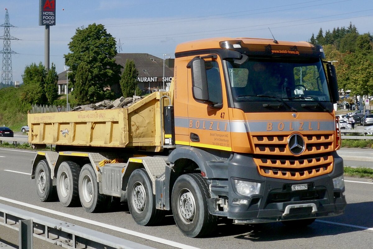 Ein MB Arocs mit Absetzkipper von Bolzli am 11.9.26 bei Grauholz.