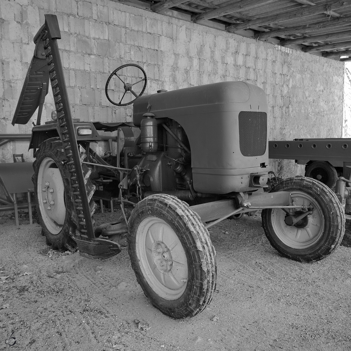Ein mir unbekannter Traktor im Agroneum Alt Schwerin. (April 2009)