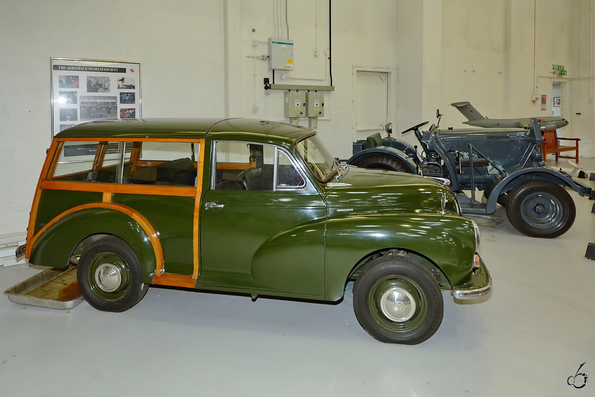 Ein Morris Minor 1000 Traveller Anfang September 2016 im Royal Air Force Museum in Cosford.