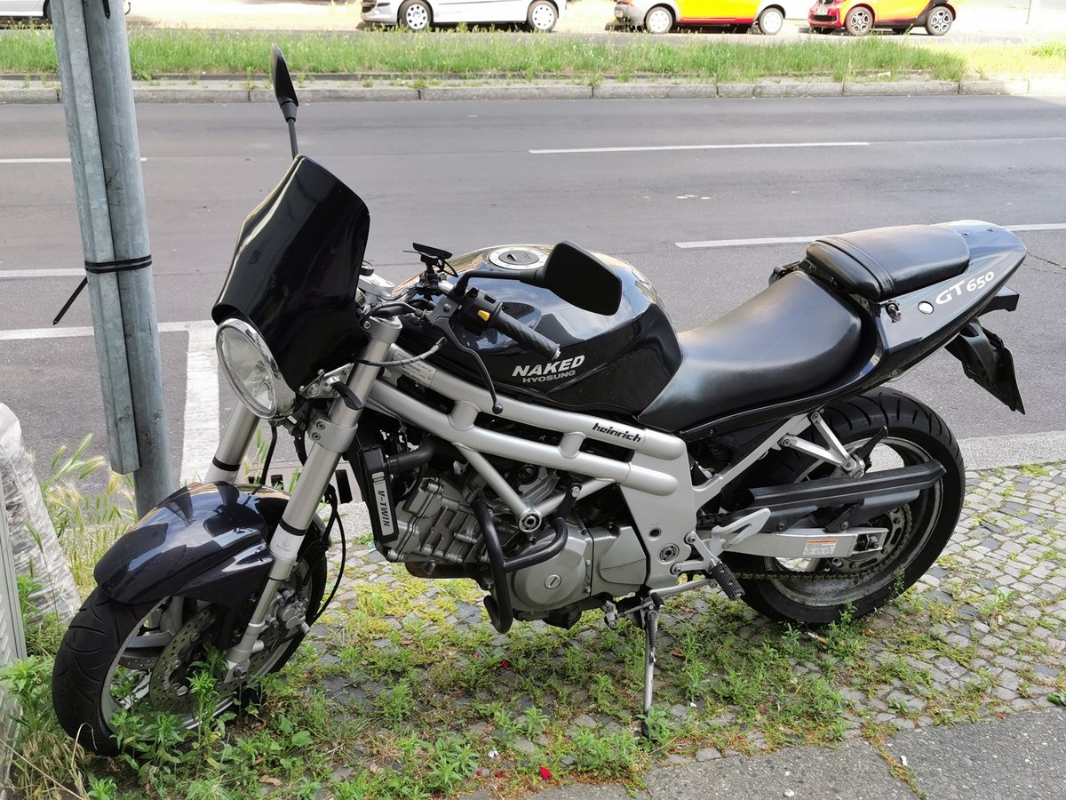 Ein Motorrad von HYOSUNG (GT650). Aufgenommen in Berlin am 18.06.2020.