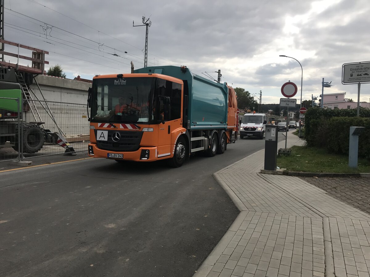 Ein Müllsammlungsfahrzeug der Stadt Bad Vilbel, aufgenommen am Georg-Büchner-Gymnasium in Bad Vilbel. 21.09.2021 | 15:03 Uhr