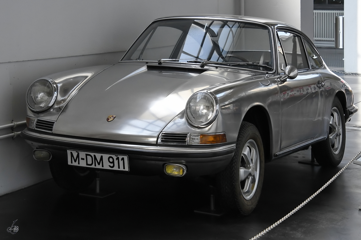 Ein Porsche 911 war Mitte August 2020 im Verkehrszentrum des Deutschen Museums in München zu sehen.
