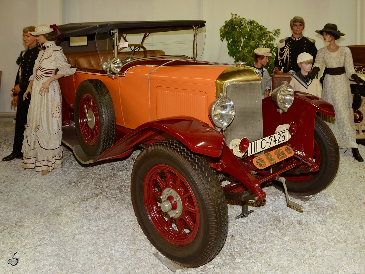 Ein Presto D9/30PS Phaeton von 1924 ist Teil der Ausstellung im Auto- und Technikmuseum Sinsheim. (Dezember 2014)