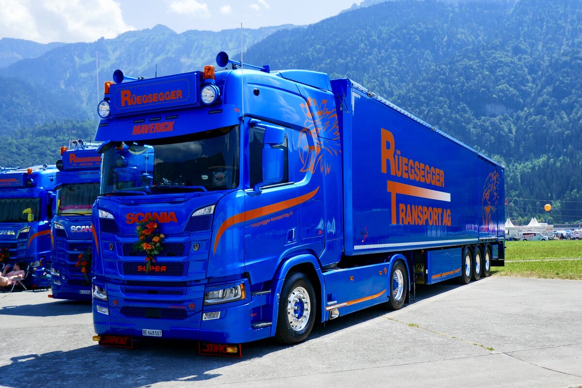 Ein Scani Sattelzug von R�egsegger am 27.6.26 beim Trucker Festival Interlaken.