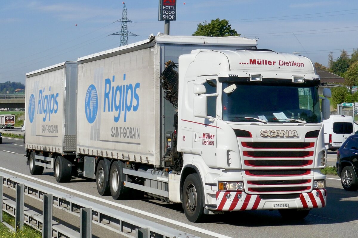 Ein Scania H�ngerzug von M�ller Dietikon am 11.9.26 bei Grauholz.
